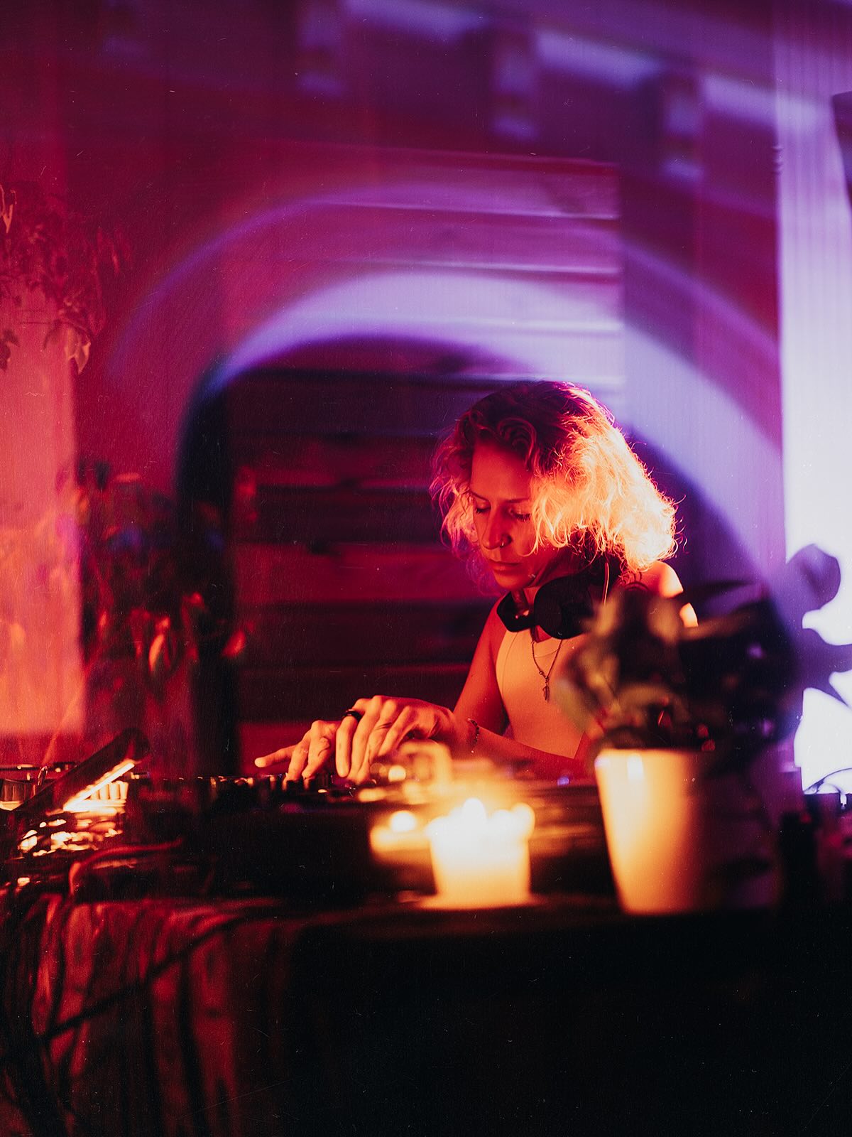 Velvet Ambient image #02